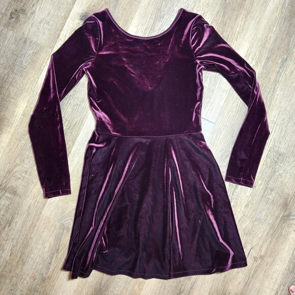 Aeropostale Dresses & Skirts - 🎁Aeropostale🎁 Purple/Maroon Velvet Skater Dress Low Back Long Sleeve M